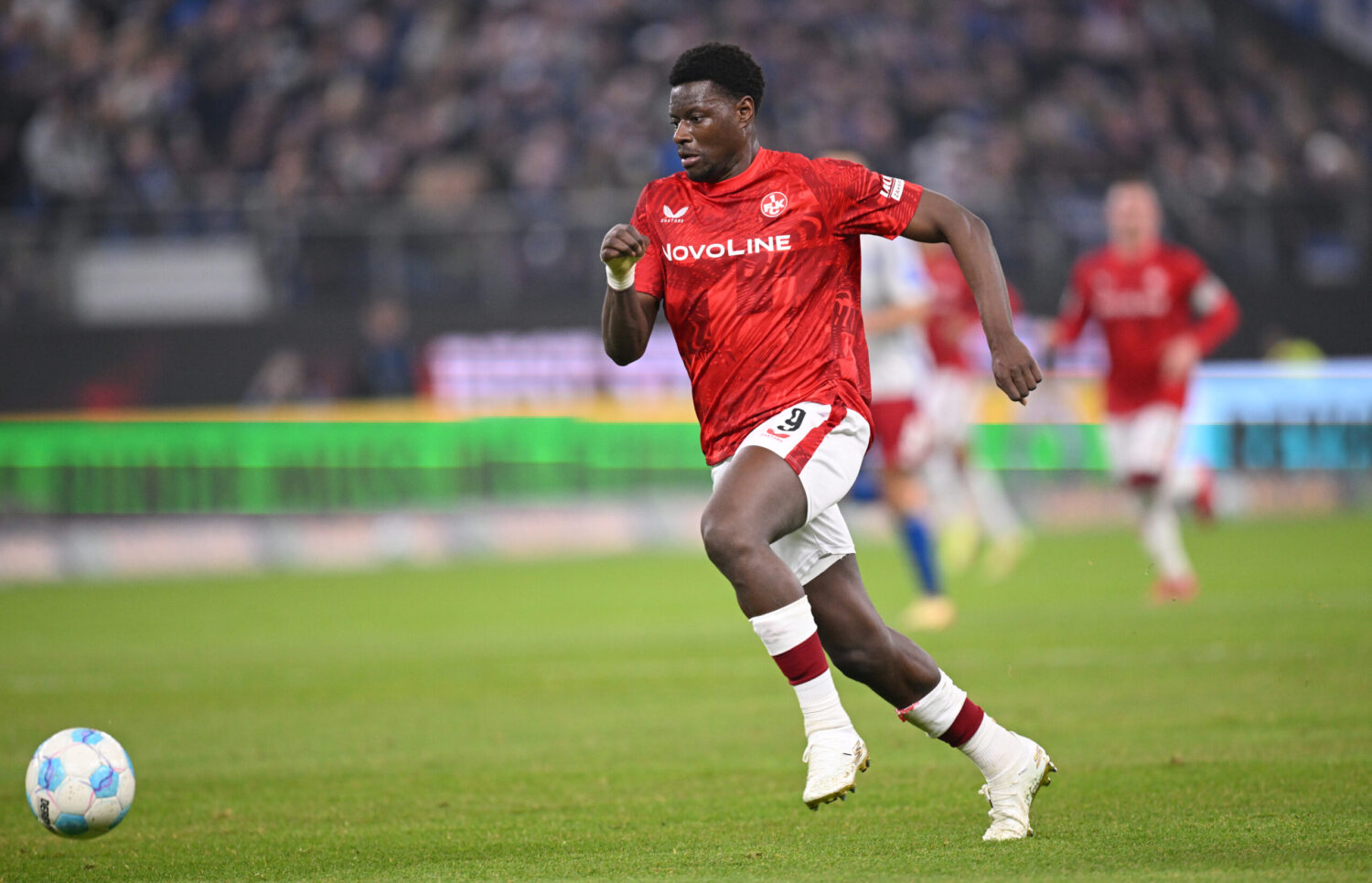 1. FC Köln schnappt sich FCK-Topstürmer Ache