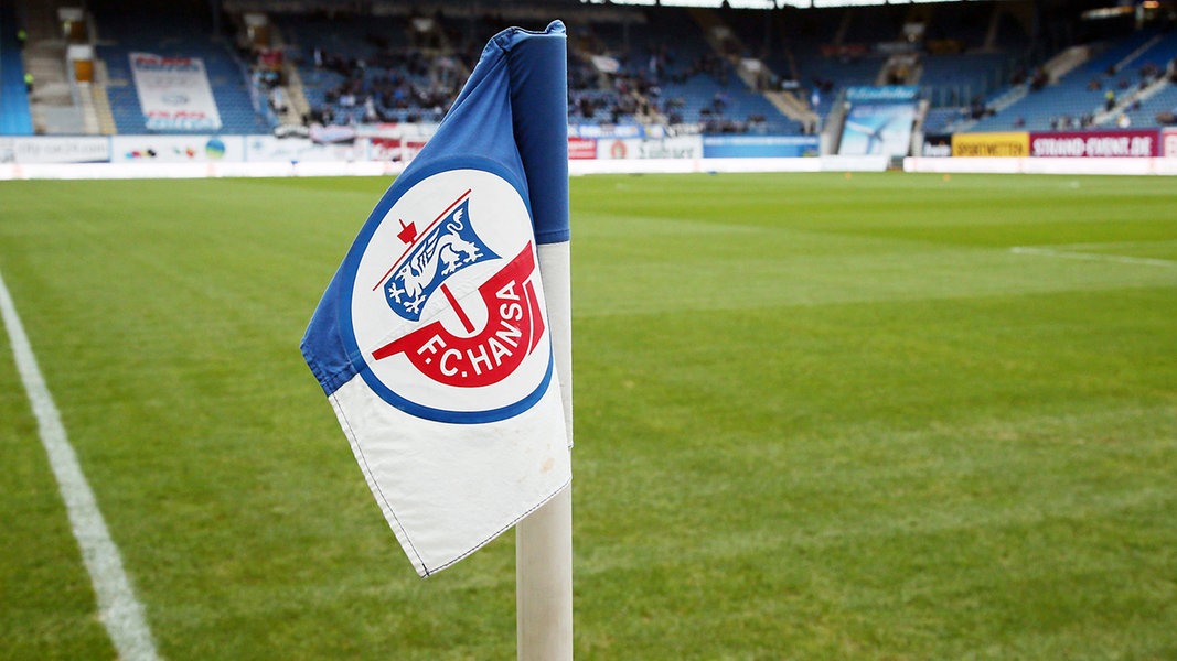Polizei sucht 13 Hansa-Anhänger nach Attacke auf Dresden-Fans | NDR.de - Sport