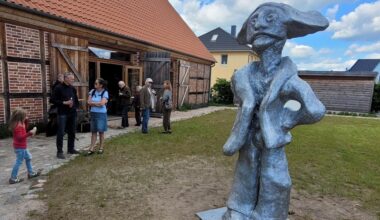 Neustrelitz: Harlekin-Statue in der Alten Kachelofenfabrik | NDR.de - Nachrichten - Mecklenburg-Vorpommern