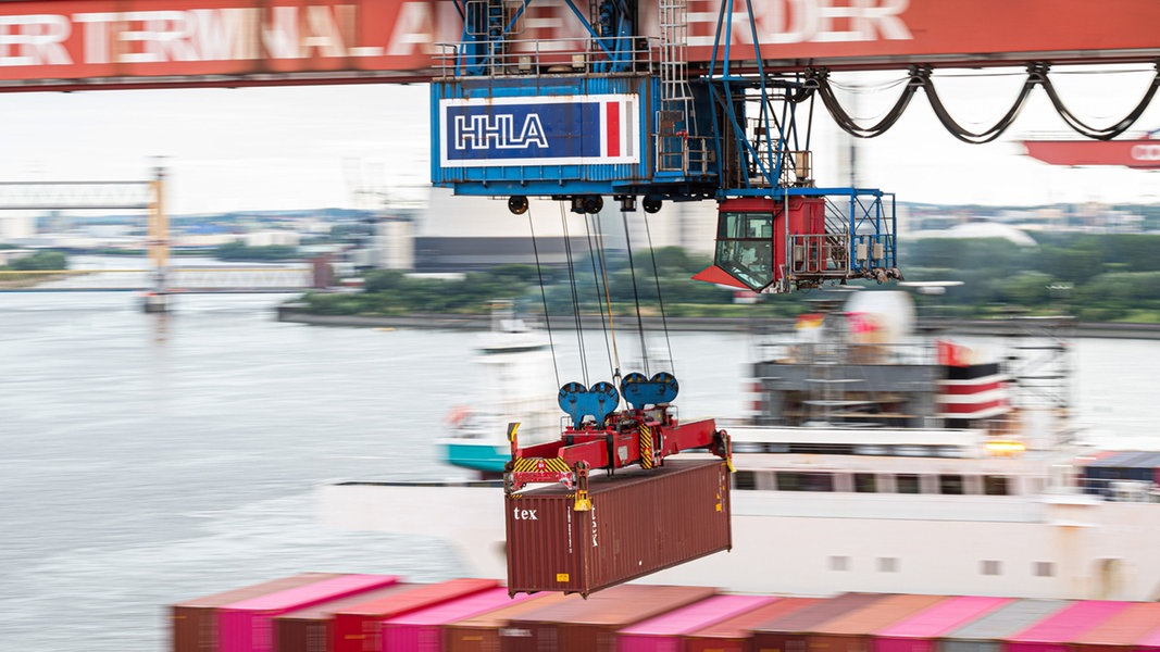 Hafen Hamburg: HHLA sieht Risiken durch Zollstreit mit USA | NDR.de - Nachrichten