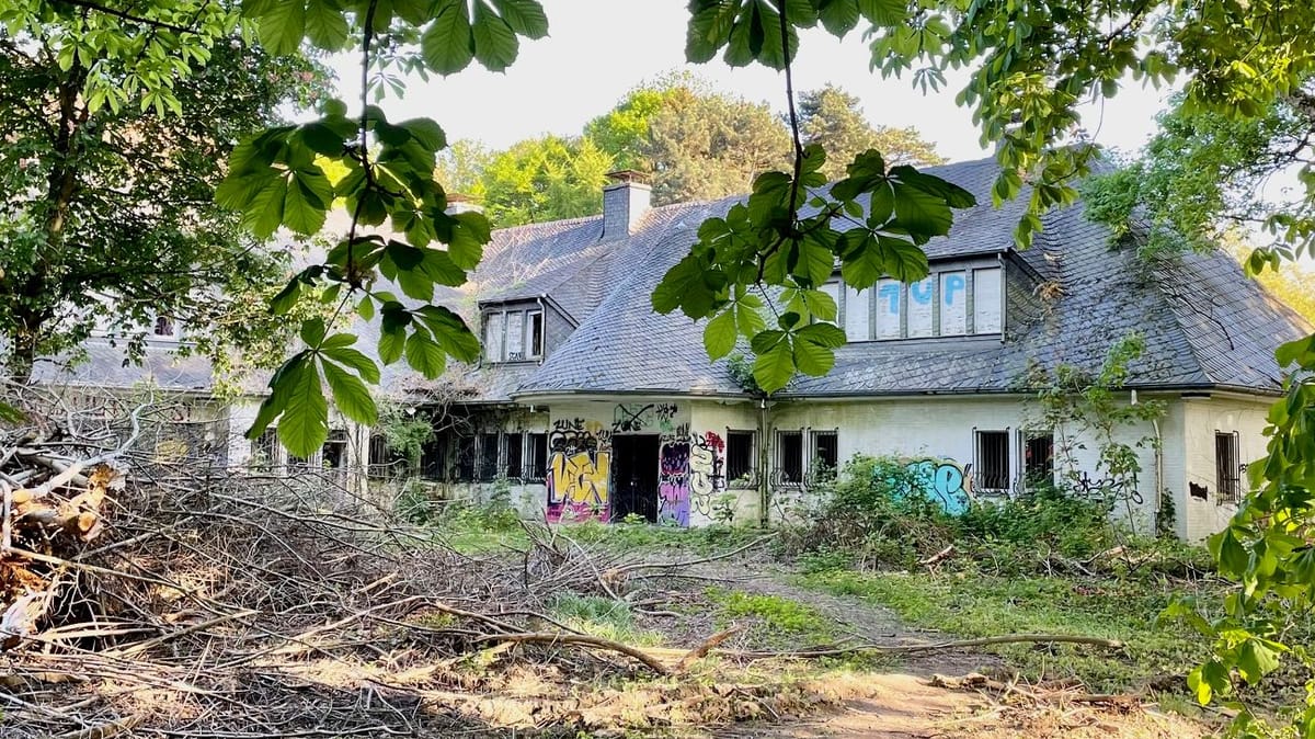 Verlassene Villa hat einen Geheimkeller