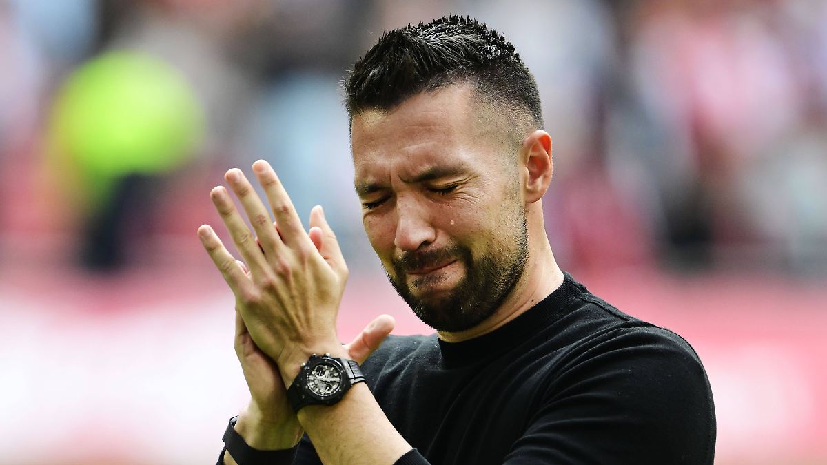 Gerüchte um Bayer Leverkusen: Coach Farioli sorgt für mächtiges Beben bei Ajax Amsterdam nach verspielter Meisterschaft