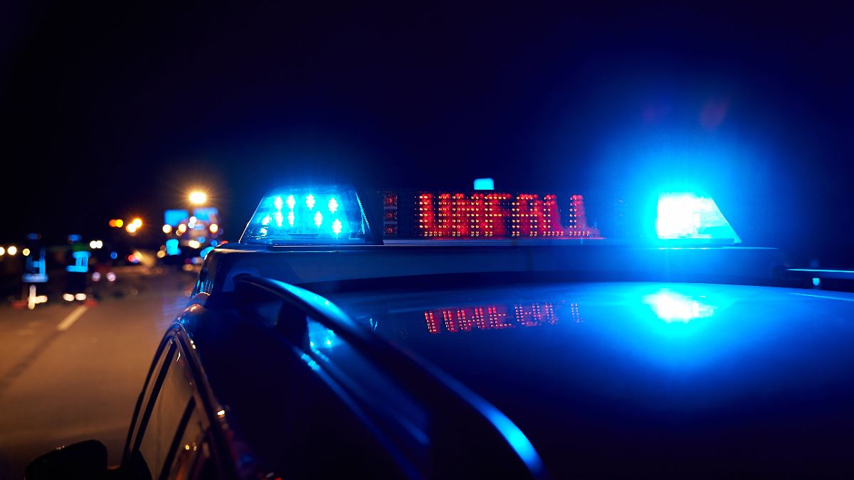 Mehrere Personen schwer verletzt: Mindestens drei Tote bei Unfall auf Autobahn