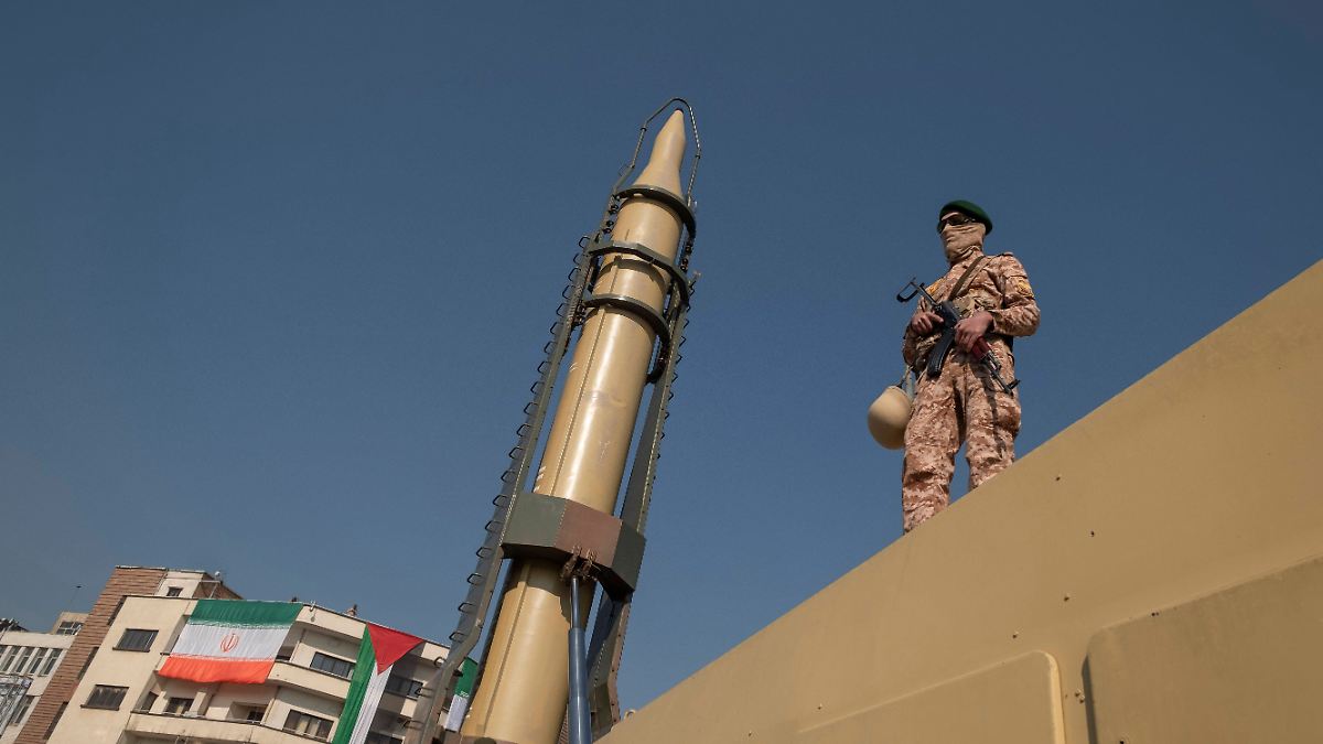 "US-Stützpunkte sind Ziele": Iran präsentiert neueste Raketenerrungenschaft