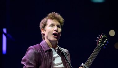 "Es ist ein wenig gruselig": James Blunt spricht über Geschichte hinter "You're Beautiful"