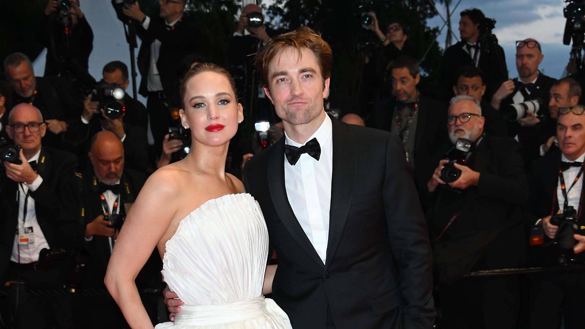 Am Arm von Robert Pattinson: Jennifer Lawrence strahlt in Cannes