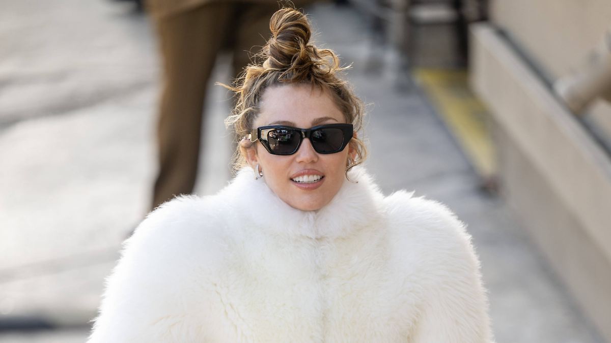 "Bein begann sich aufzulösen": Dreharbeiten brachten Miley Cyrus auf Intensivstation
