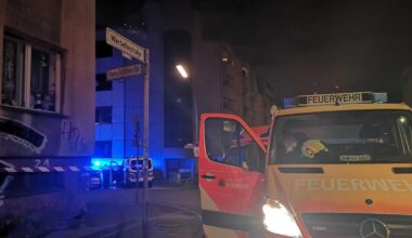 Polizist vor Neuköllner Wache in Hals gestochen – Not-OP