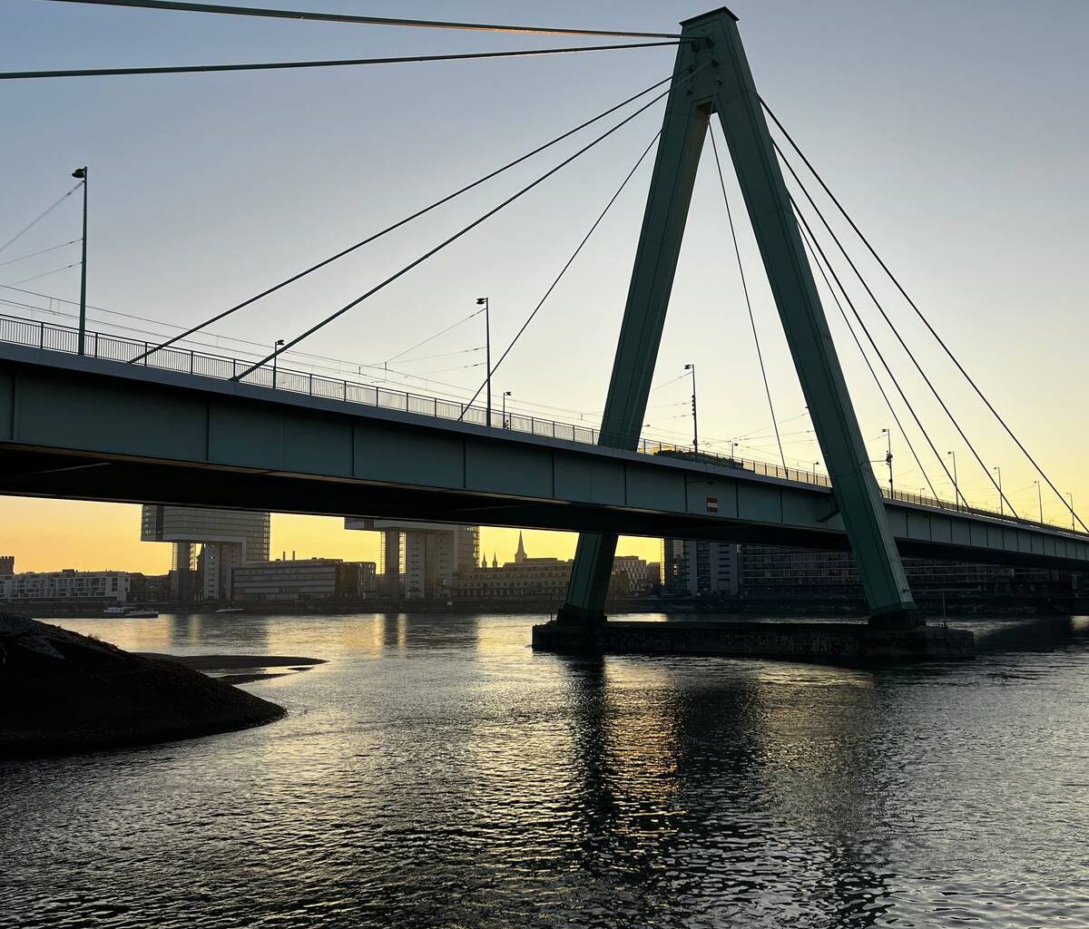 Severinsbrücke wegen Bauarbeiten gesperrt - Radio Köln