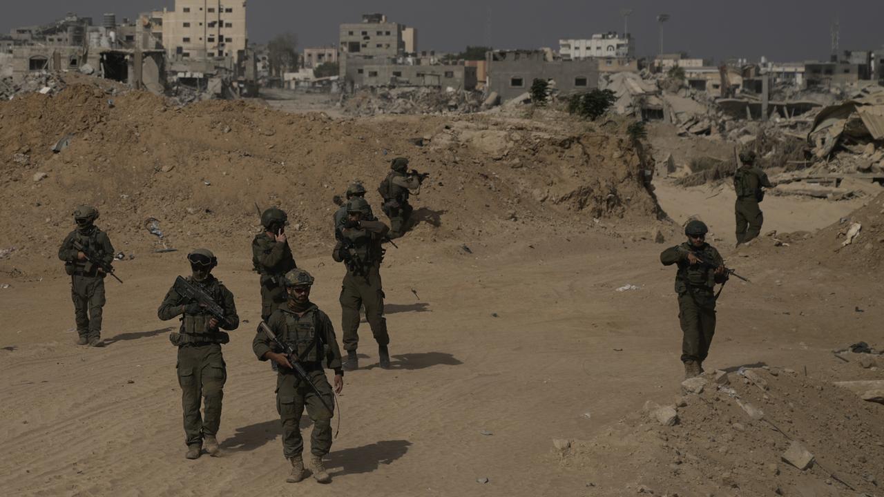 Medienberichte: Israel beruft Zehntausende Reservisten ein