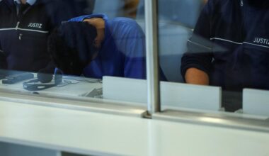Angeklagter im Solingen-Prozess gesteht Messerangriff