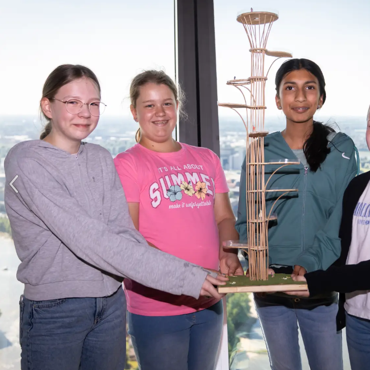 Turm von Sterkrader Schülerinnen überzeugt Fachjury