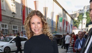 Katja Burkard: Im Glitzeroutfit zeigt sie sich mit ihren Töchtern