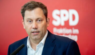 Deutliche Kritik am Parteivorsitzenden: „Realitätsfern“ und „One-Man-Show“