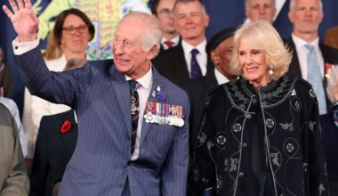 Königin Camilla bedient sich für Konzert zum VE Day an Charles Schrank