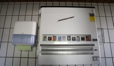 Nach Beschwerden: Kondomautomat aus Rathaus in Hannover entfernt | NDR.de - Nachrichten - Niedersachsen