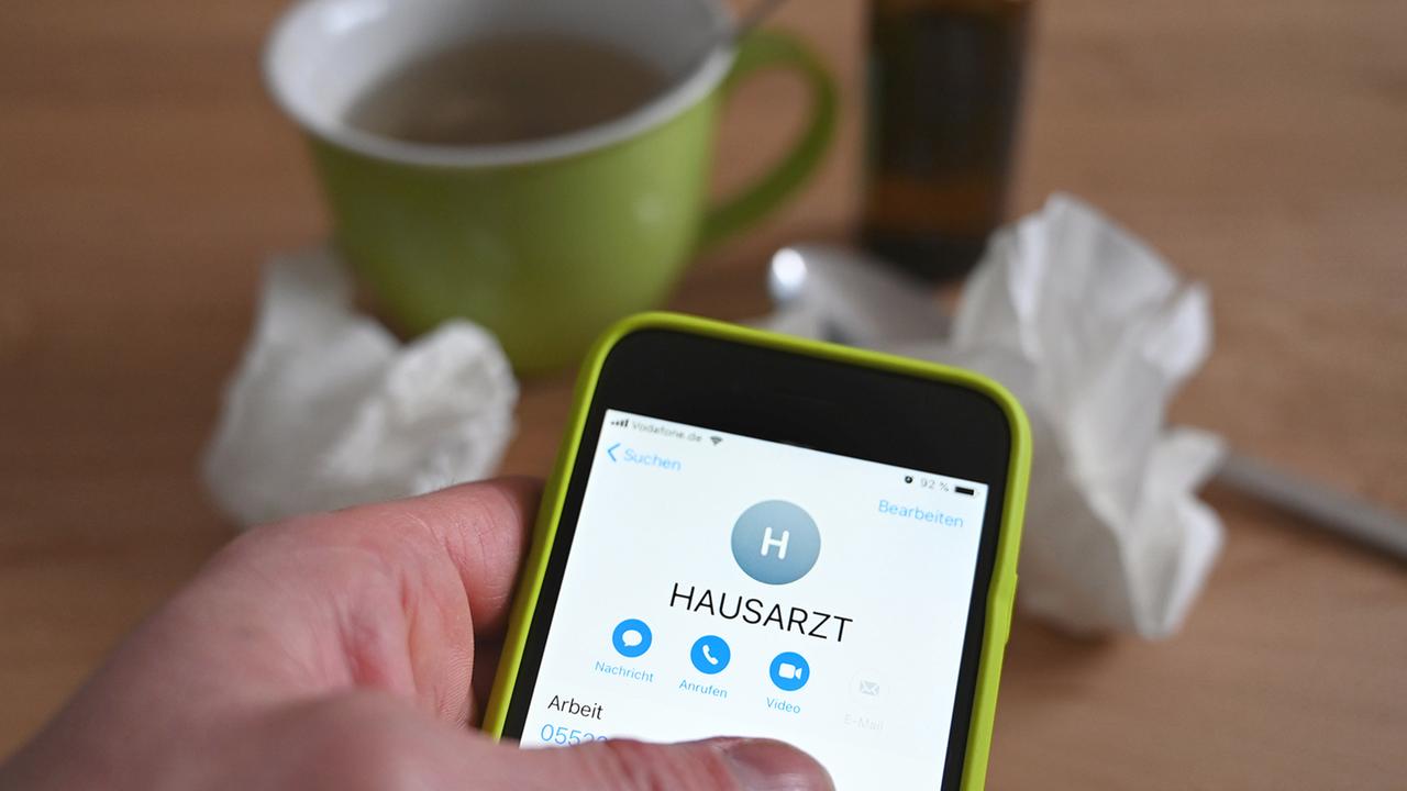 Immer zuerst zum Hausarzt - Lob und Kritik für Warken-Plan
