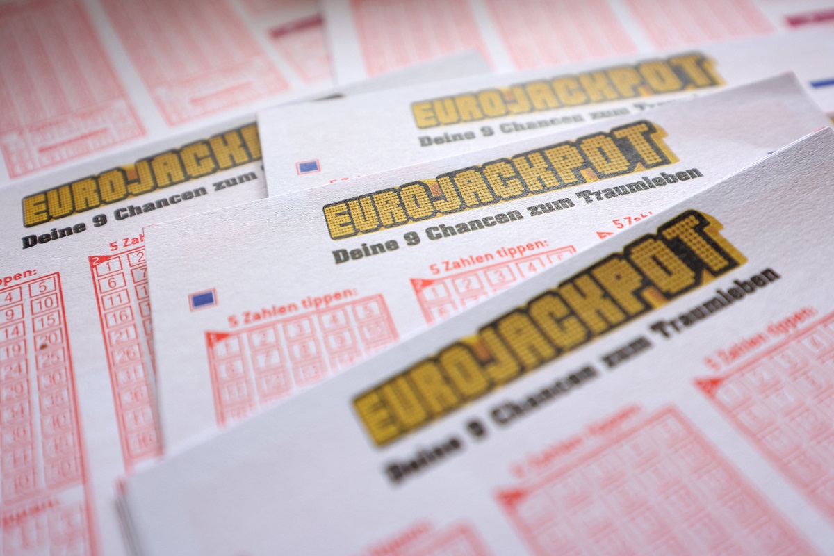 Lotto-Spielerin aus Gelsenkirchen kann ihr Glück kaum fassen – doch dann...