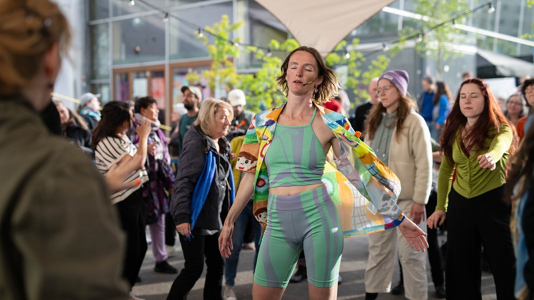 Radikale Teilhabe: Auftakt zum Tanzprojekt Mai:Company in Hamburg | NDR.de - Kultur - Bühne
