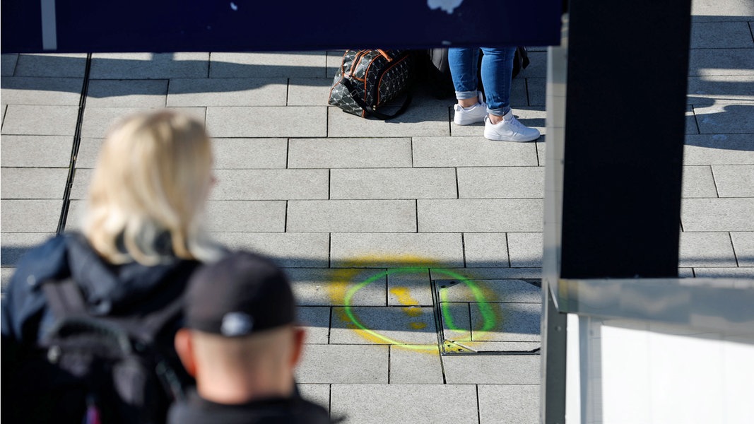 Messerattacke in Hamburg: Verdächtige kommt in Psychiatrie | NDR.de - Nachrichten