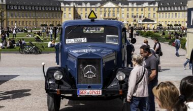 Historische Lkw von Mercedes-Benz Trucks Classic beim „Tribut an Carl Benz“ in Karlsruhe