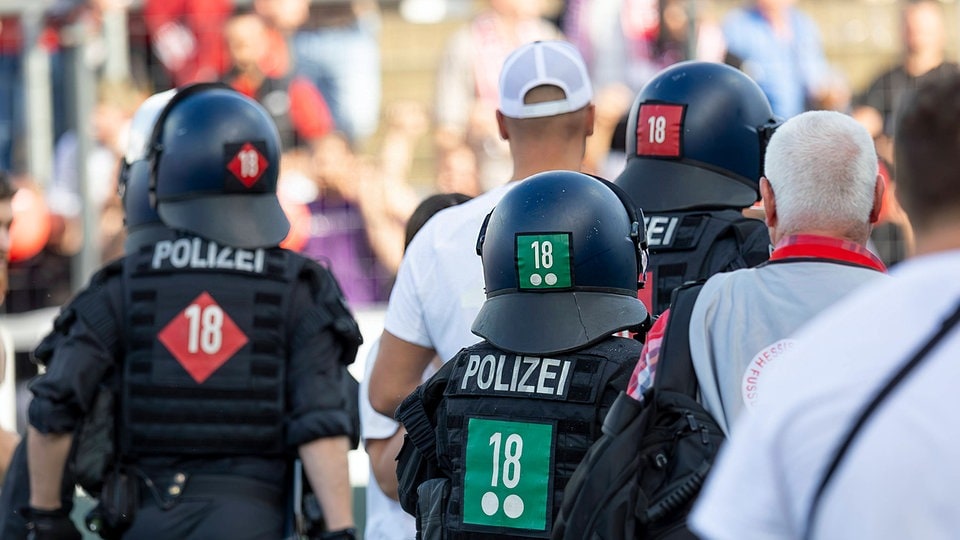 Schlägerei auf Fußballplatz in Leipzig: Mehrere Menschen verletzt