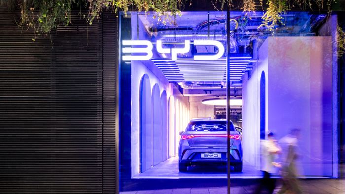 Auto-Showrooms  in Stuttgart: „Das  Auto muss der Hero bleiben“