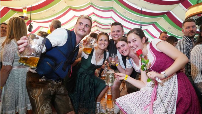 Mallorca-Party beim Stuttgarter Frühlingsfest: Malle-Hits und Gerstensaft – beim Wasenwirt bebt die Hütte