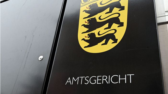 Karlsruhe: Kunde geprellt? Domina wegen Steuerhinterziehung vor Gericht