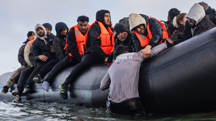 Frankreich: 192 Migranten aus Ärmelkanal gerettet – Toter und Verletzte