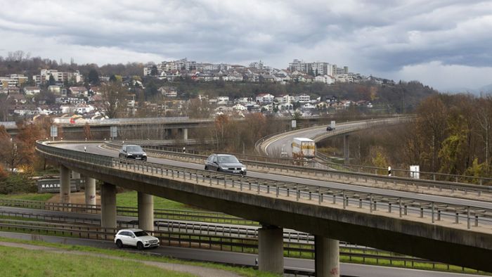 B 10 und B 313: Nachtbaustelle am Plochinger Dreieck