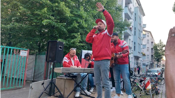 VfB Stuttgart im DFB-Pokal: Liveblog: Überraschungsauftritt der Band „Die Fraktion“