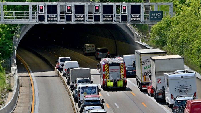 A81 bei Stuttgart: Unfall im Engelbergtunnel sorgt für massive Verkehrsbehinderungen