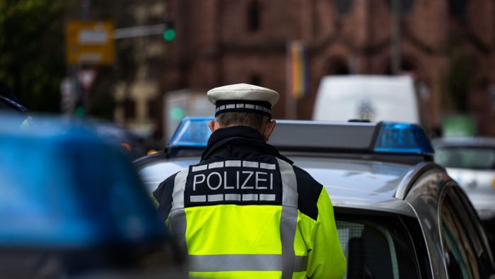 Stuttgart-West: 20-Jähriger randaliert – Zwei Polizeibeamte verletzt