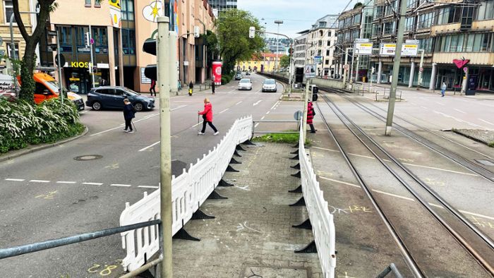 Tödlicher Unfall am Olgaeck: SSB:  Überweg wird provisorisch repariert