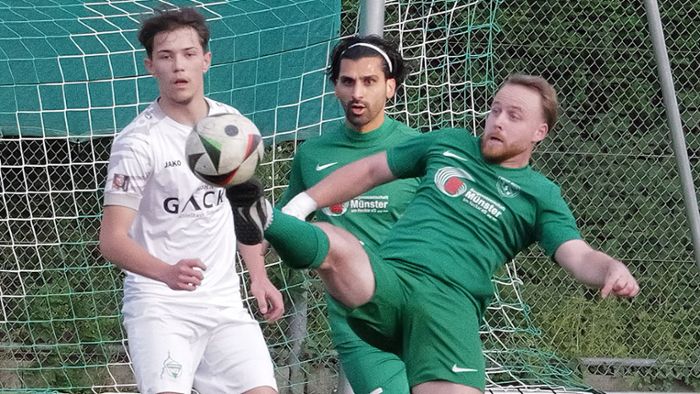 Fußball-Bezirksliga: Münster sendet Lebenszeichen und Derbysieger fährt nach Berlin