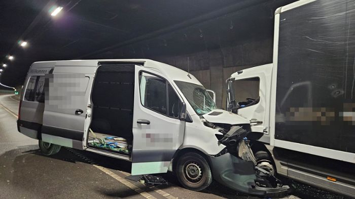 Stuttgart-Süd: Heslacher Tunnel nach schwerem Unfall gesperrt – drei Verletzte