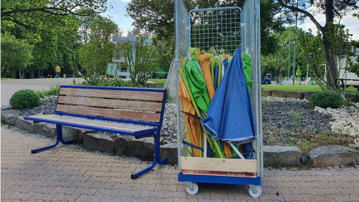 Freibadsaison in Stuttgart: Schattenplätze im Freibad – mit einem  Sonnenschirm zum Ausleihen