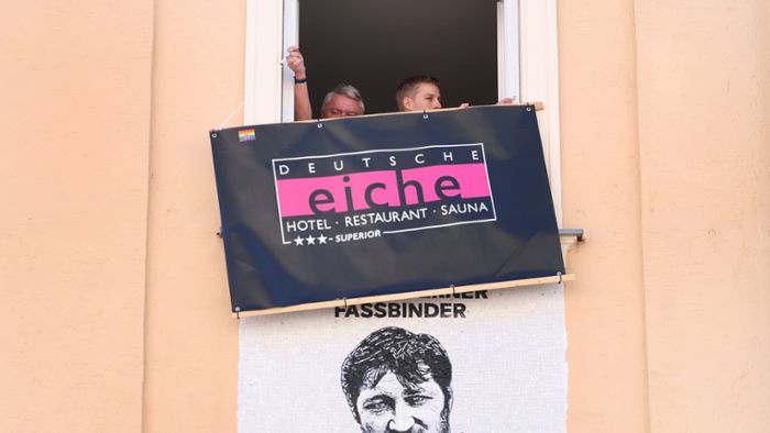 «Deutsche Eiche»: Neue Gedenktafel für Fassbinder in München
