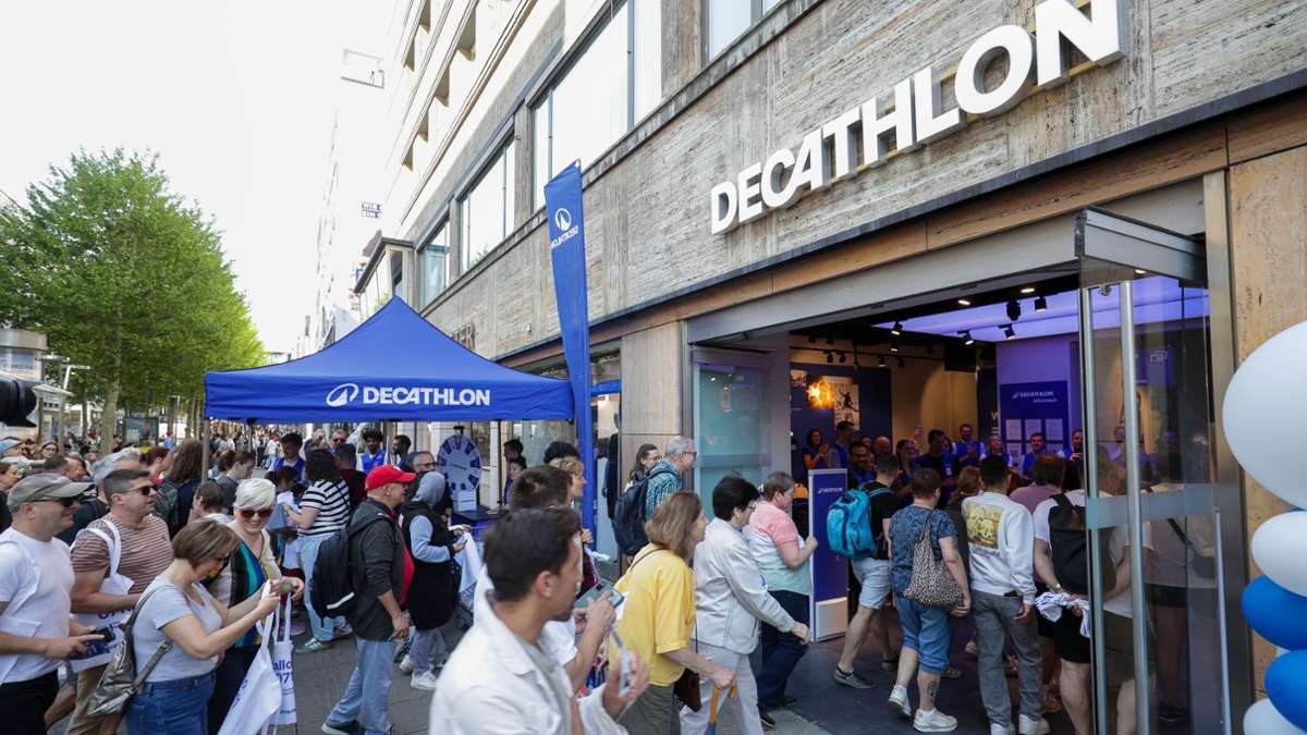 Sportartikelanbieter neu auf der Königstraße: Frankfurt, Barcelona und nun Stuttgart – Decathlon eröffnet Filiale auf drei Stockwerken