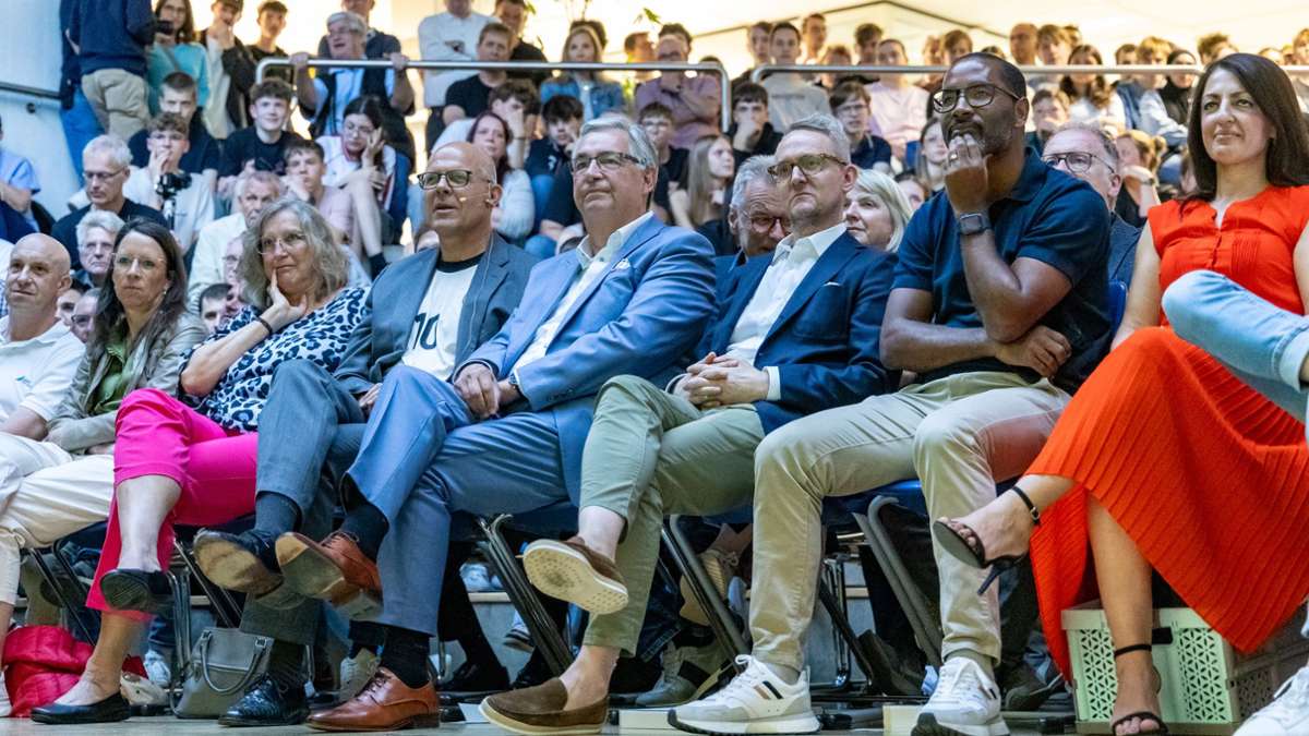 VfB Stuttgart in Bietigheimer Talk: „Wäre Jesus ein Fußball-Fan gewesen?“ – Cacau macht Schülern Mut
