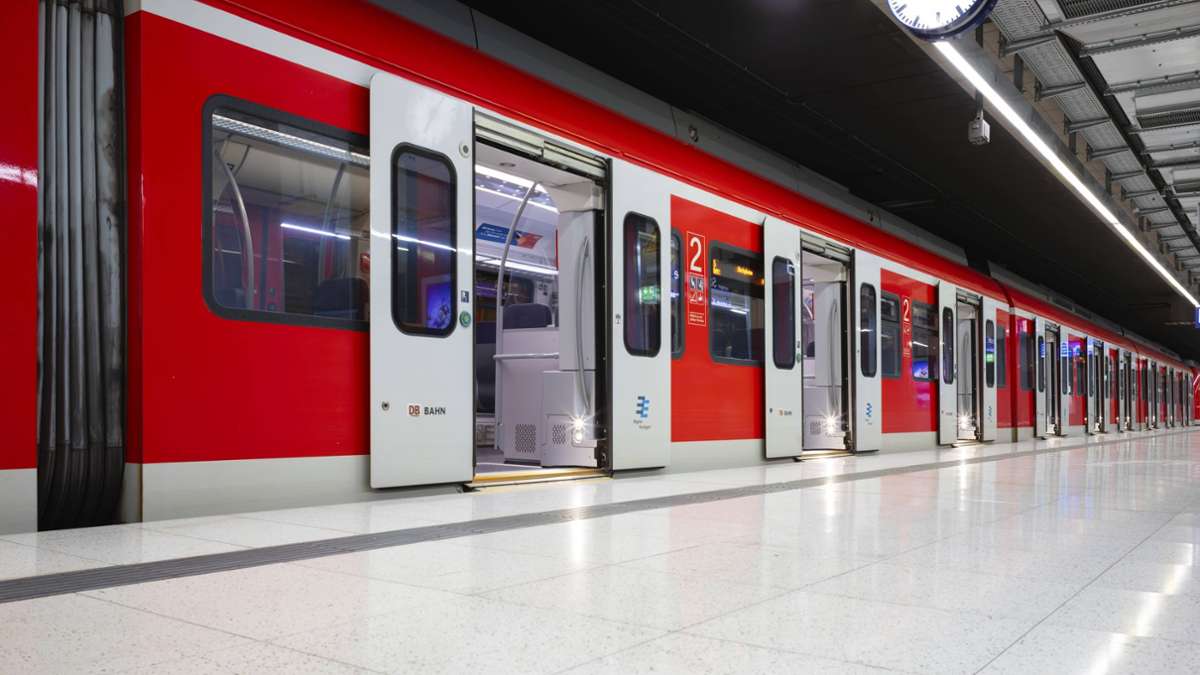 Störung im S-Bahnverkehr Stuttgart: Alle S-Bahnlinien von Hauptbahnhof bis Schwabstraße ausgebremst - Stuttgart