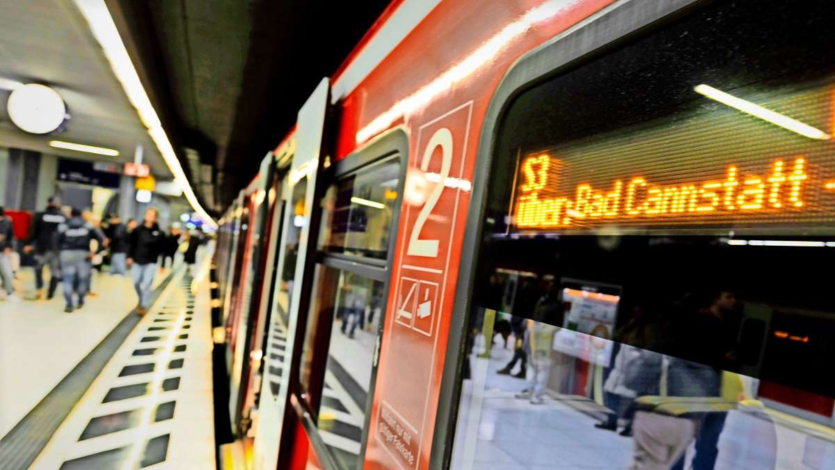 Zug von Stuttgart-Bad Cannstatt aus: Zwei Attacken in Zug von Stuttgart nach Metzingen – Zeugen gesucht