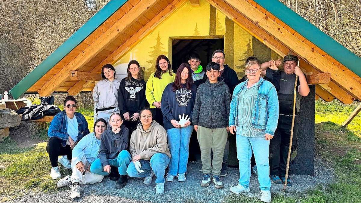 Graffiti-Künstler: Walldorfer Schutzhütte neu gestaltet - Meiningen