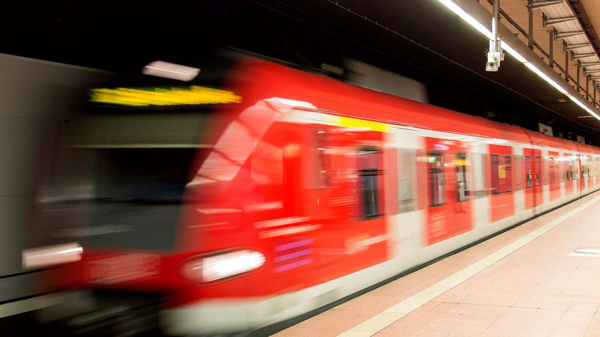Störung im S-Bahnverkehr Stuttgart: Defekte Weiche bringt alle S-Bahnlinien aus dem Takt - Startseite