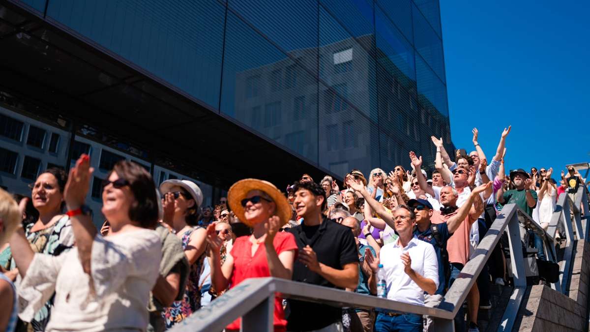 Überraschungskonzerte in Stuttgart: „Gospel im Osten“ begeistert mit Flashmobs zum 20-jährigen Jubiläum