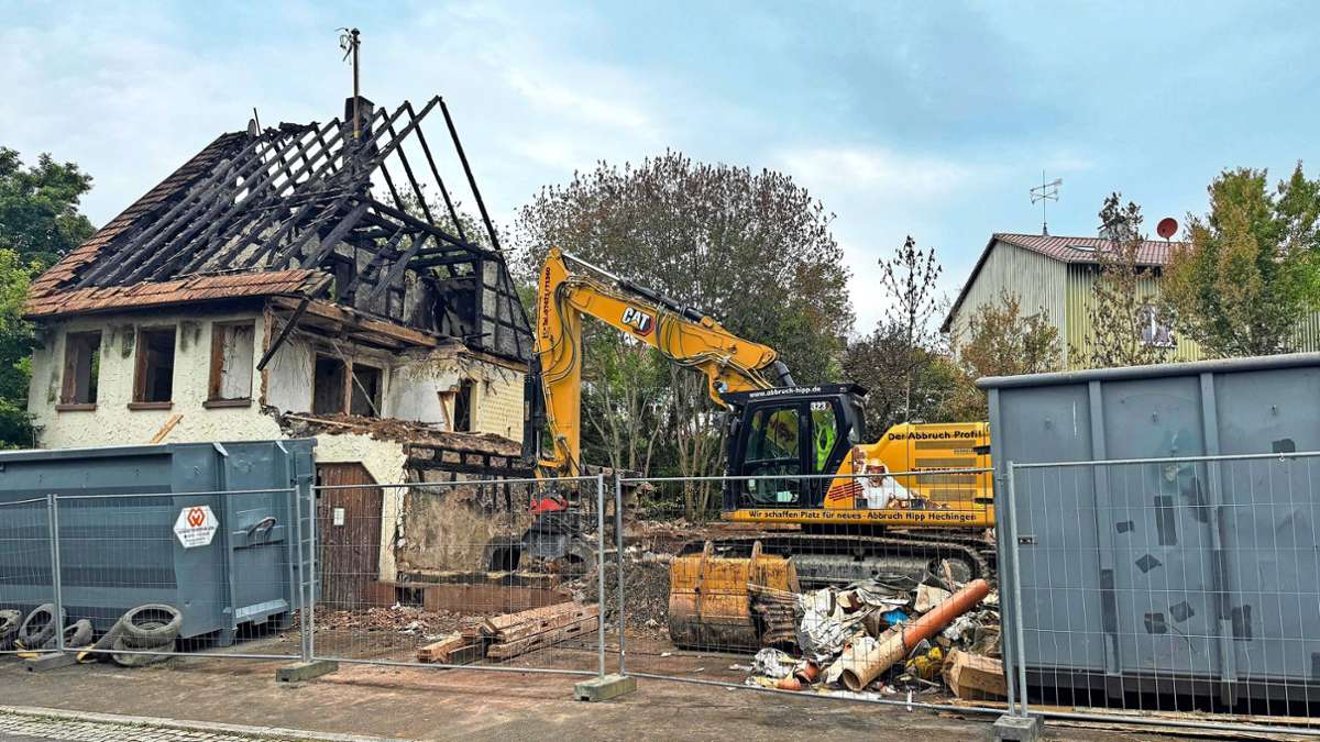 Nach Feuer in Stammheim: Brand-Ruine schon großteils abgerissen – damit ist auch eine Gefahr gebannt - Calw