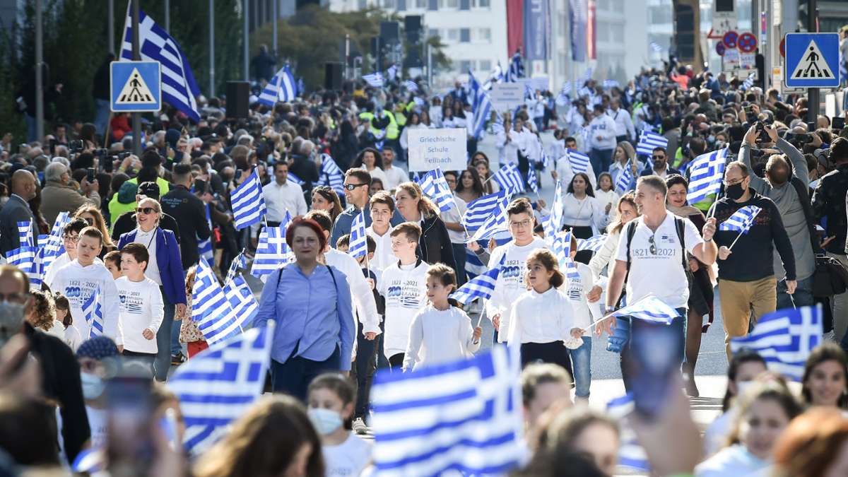 3. griechische Parade in Stuttgart: Was feiern die Griechen am Samstag in der Stuttgarter Stadtmitte?
