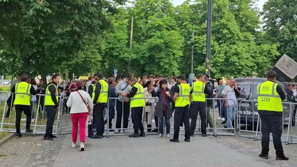 Public Viewing in Stuttgart: Abgeriegelter Schlossplatz: Wirte beklagen hohe Ausfälle