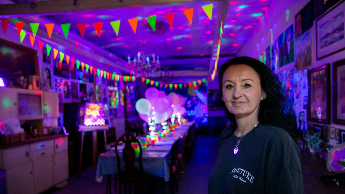 Neue Kurse in Esslingen: „Paint and Glow“: Malen im Dunklen liegt im Trend - News